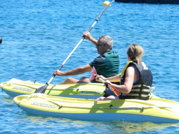 Kayak dans la baie de Paulilles